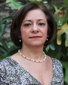 Dra. Ana Amélia Mascarenhas Camargos