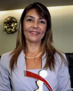 Dra. Fabíola Marques